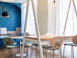 Bar (on property) - ibis Styles Asnières Centre (Asnieres-sur-Seine)