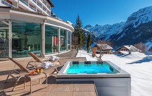 Bain à remous extérieur