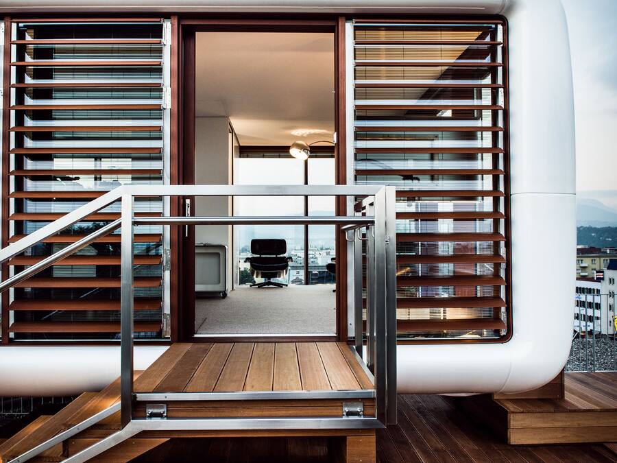 Loftcube | Hypo-allergenic bedding, in-room safe, desk, soundproofing