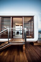 Loftcube | 防过敏的被褥、客房内保险箱、办公桌、隔音