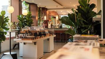 Daily cooked-to-order breakfast for a fee