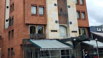 Fachada de la propiedad