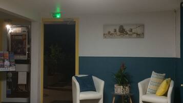 Sala de estar en el lobby