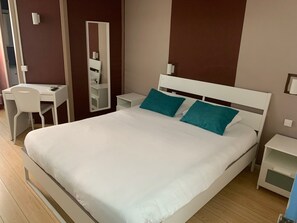 Dubbelrum | Skrivbord, gratis wi-fi och sängkläder