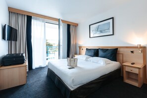 Standaard suite (Standing) | Luxe beddengoed, een bureau, verduisterende gordijnen