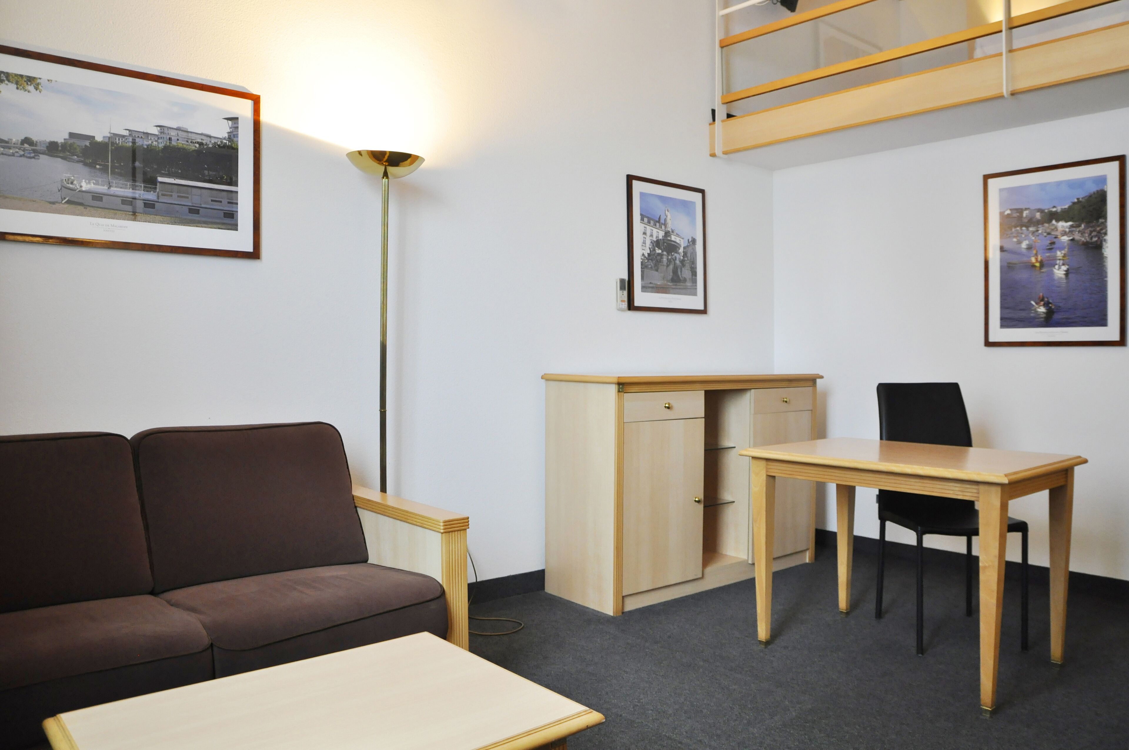 4 bedrooms, premium bedding, desk, blackout curtains