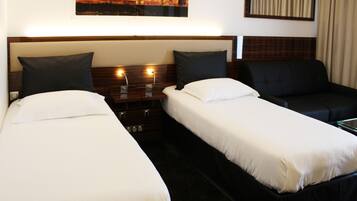 4 chambres, literie de qualité supérieure, bureau, rideaux occultants