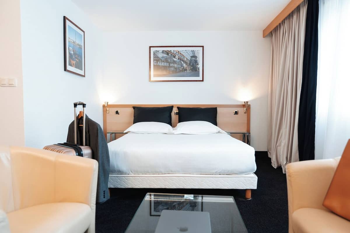 Economy Double Room, 1 Queen Bed (First) | Premium bedding, desk, blackout curtains, soundproofing