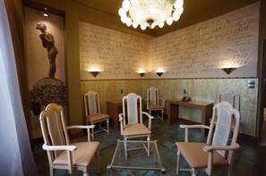 Meeting facility