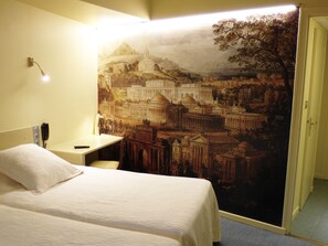 Superior Twin kamer | Luxe beddengoed, individueel gedecoreerd, een bureau, een laptopwerkplek