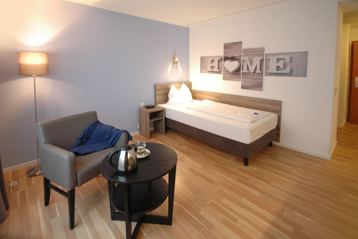Standard Single Room | Hypo-allergenic bedding available, desk, laptop workspace