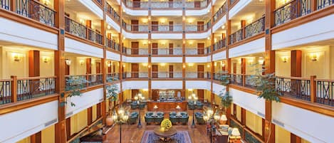 Coin salon dans le hall