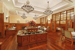 Daily full breakfast for a fee - The Oberoi Cecil, Shimla (Shimla)