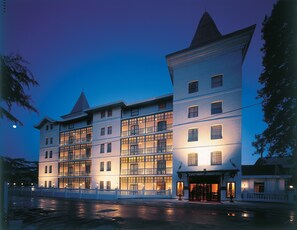 Façade de l’hébergement - soirée/nuit