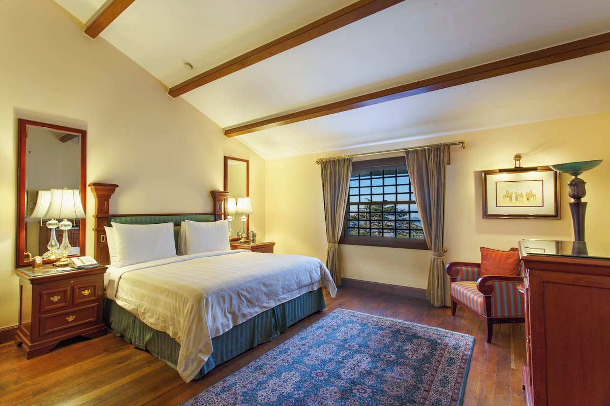 Premium bedding, minibar, in-room safe, desk