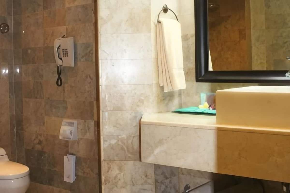 Douche, douche cascade, articles de toilette écologiques