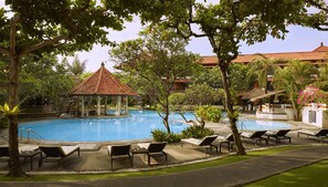 Outdoor pool, open 6:30 AM to 6:00 PM, pool umbrellas, sun loungers