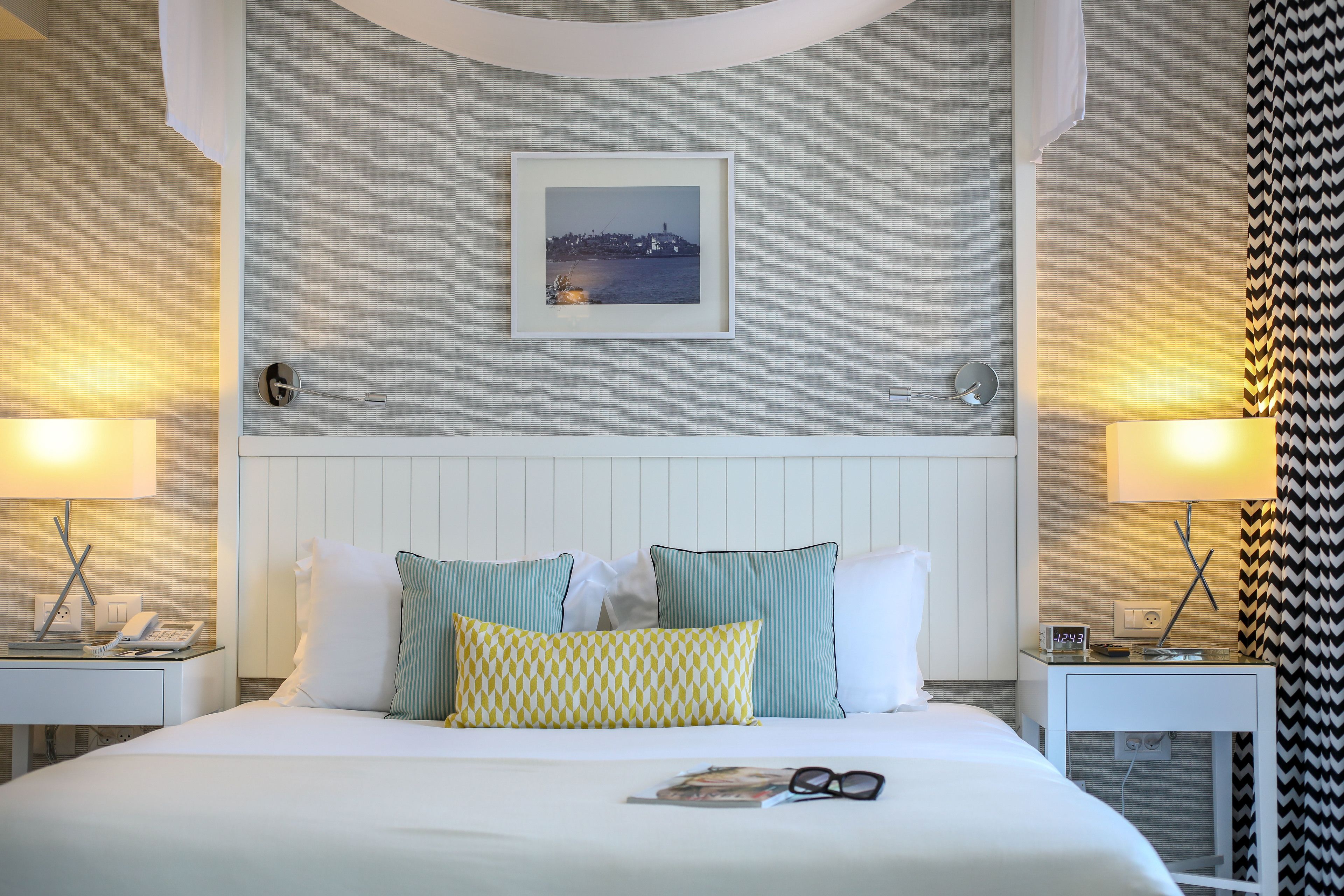 classic double room | down duvets, in-room safe, desk, soundproofing