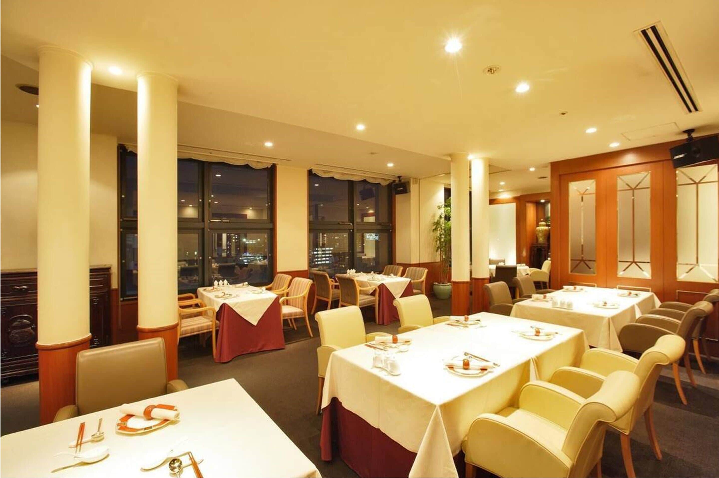 breakfast, lunch, dinner served; chinese cuisine