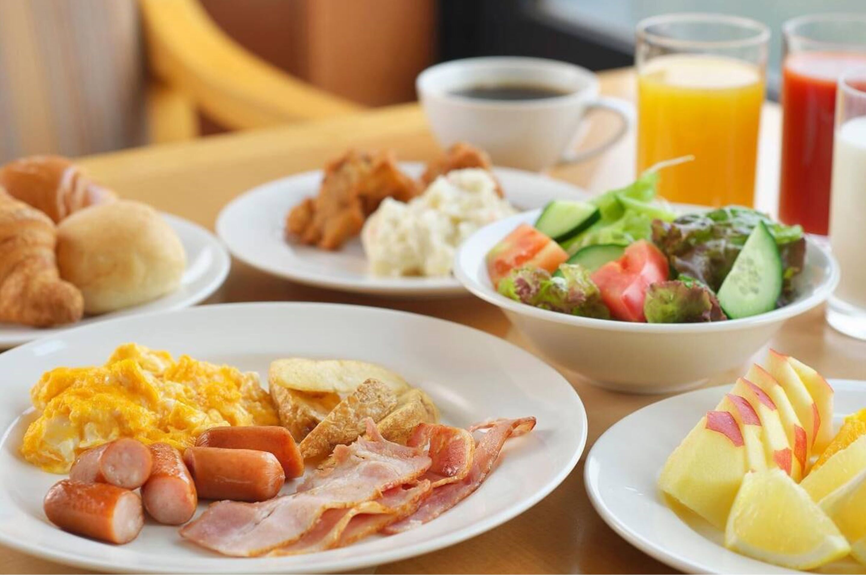 breakfast, lunch, dinner served; chinese cuisine