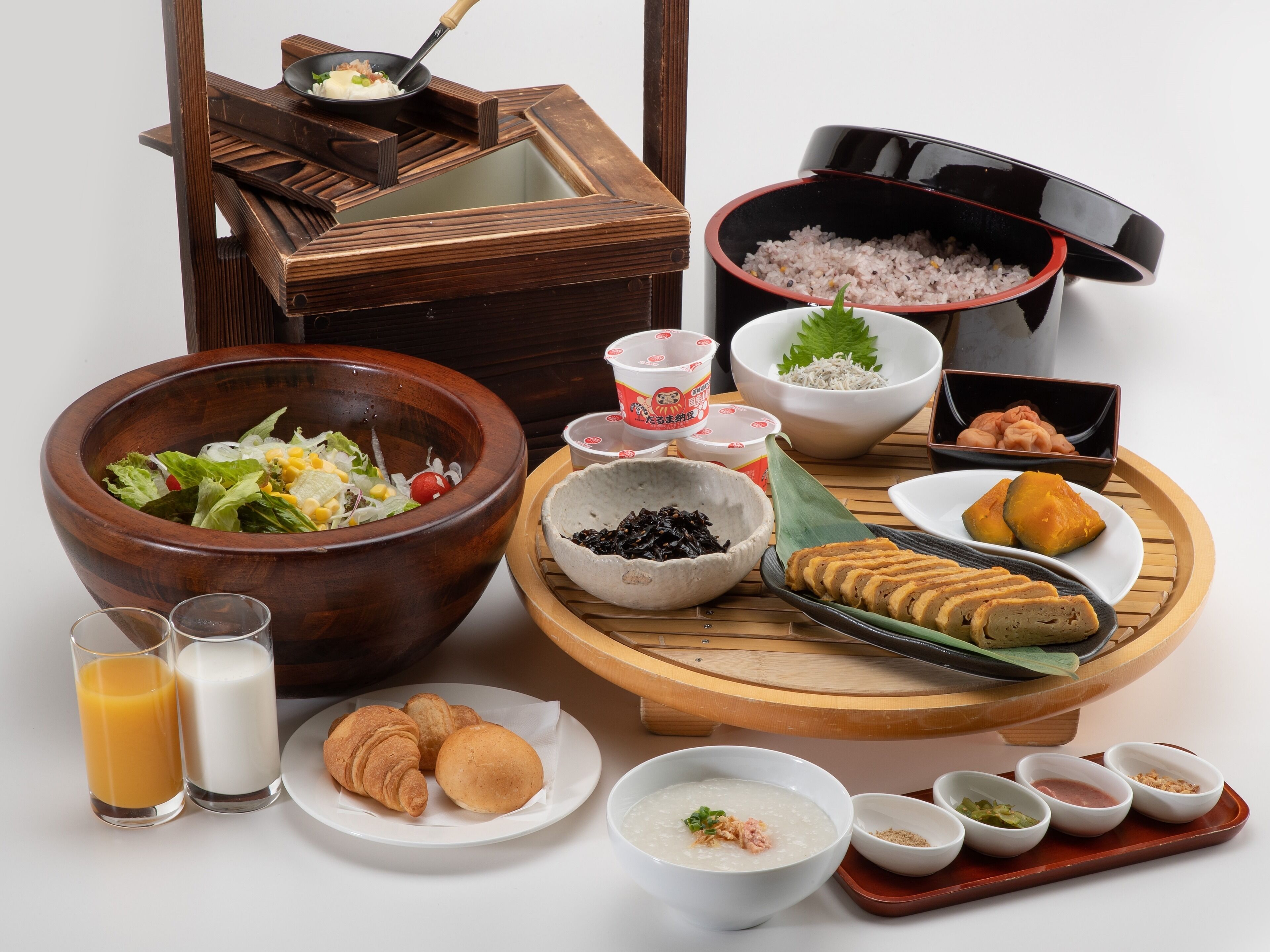 daily buffet breakfast (jpy 1200 per person)