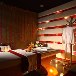 Couples treatment room(s), sauna, hot tub, steam room, body treatments