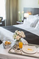 Ropa de cama de alta calidad y minibar 