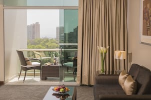 Premium bedding, minibar, in-room safe, desk
