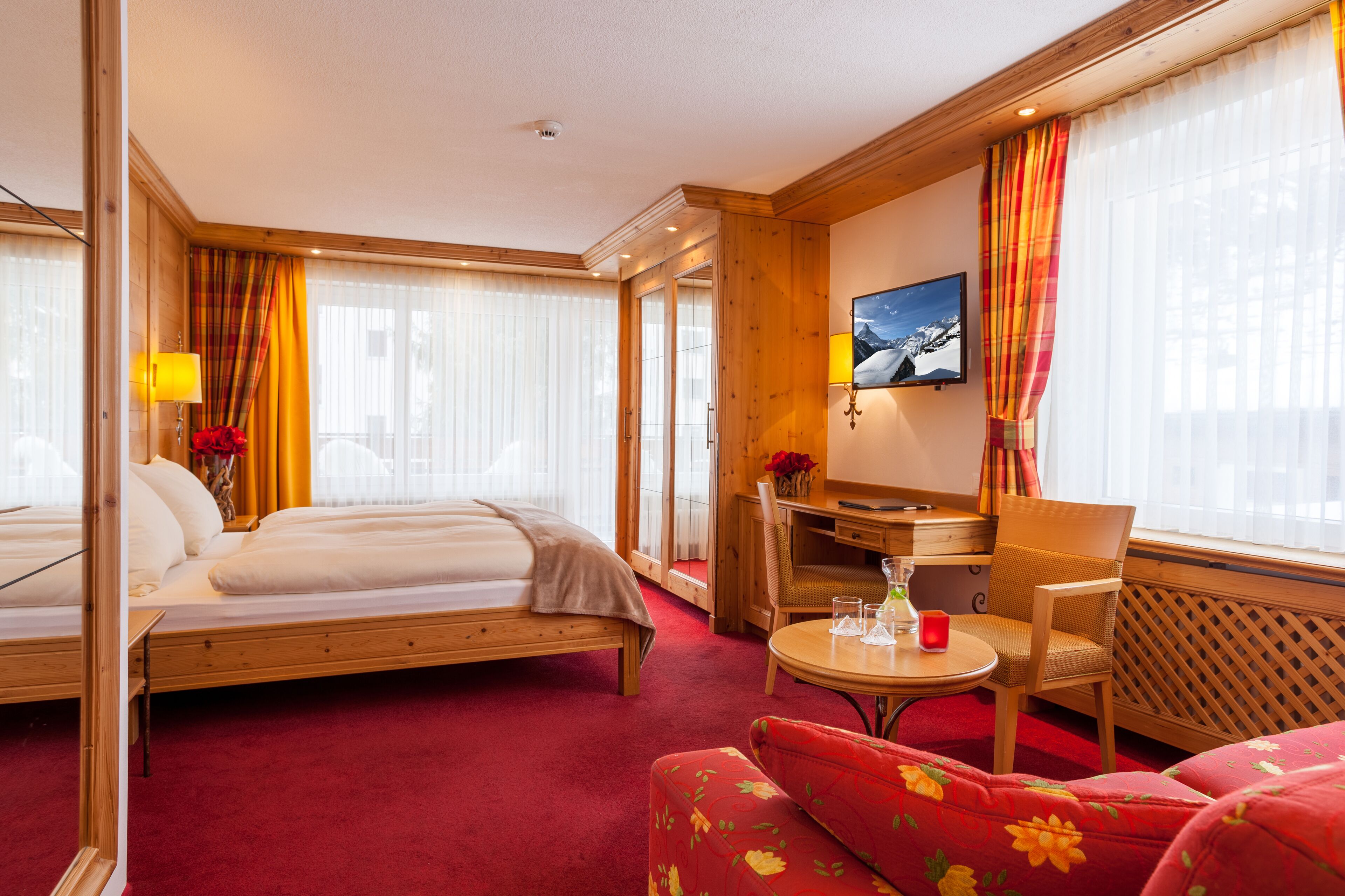 triple room, balcony, mountain view | hypo-allergenic bedding, minibar, in-room safe, desk