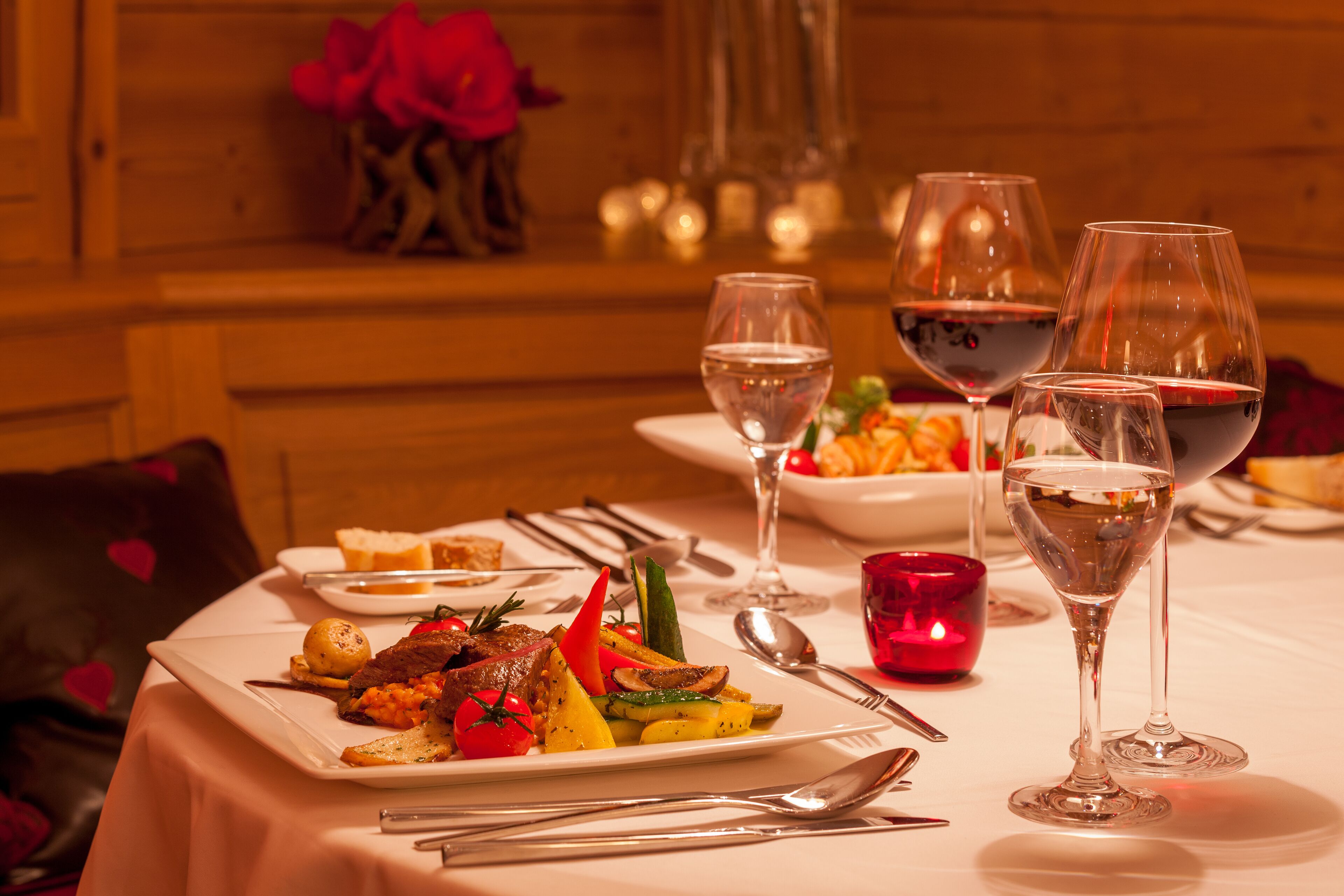 breakfast and dinner served, french cuisine