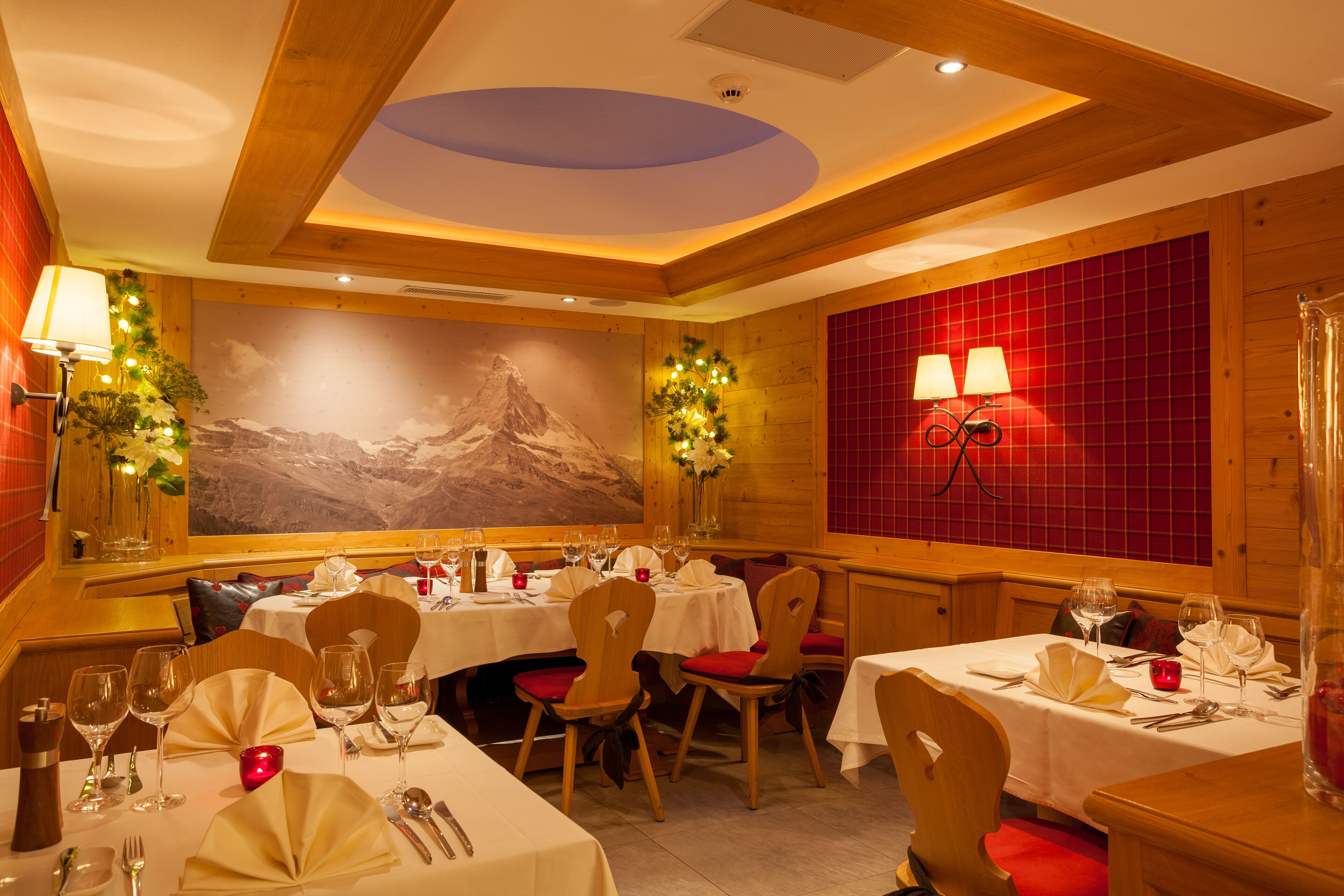 breakfast and dinner served, french cuisine