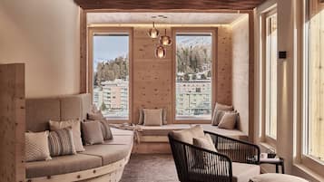 Sauna, hot tub, steam room, hot stone massages, deep-tissue massages