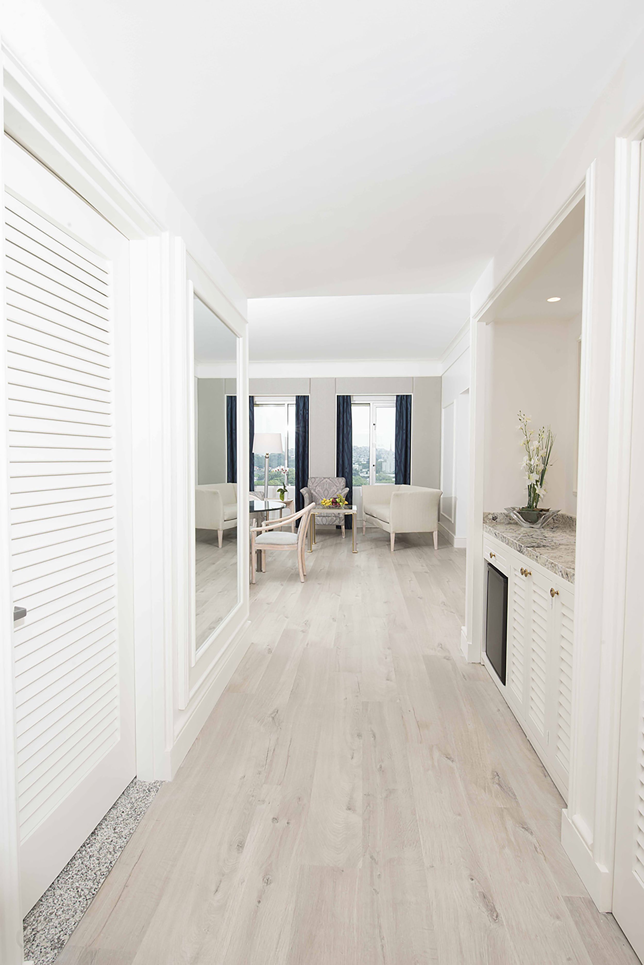 1 bedroom, hypo-allergenic bedding, minibar, in-room safe