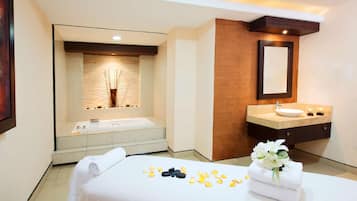 Sauna, hot tub, steam room, Turkish bath, body treatments, hydrotherapy