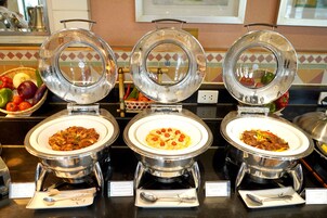 Daily buffet breakfast for a fee