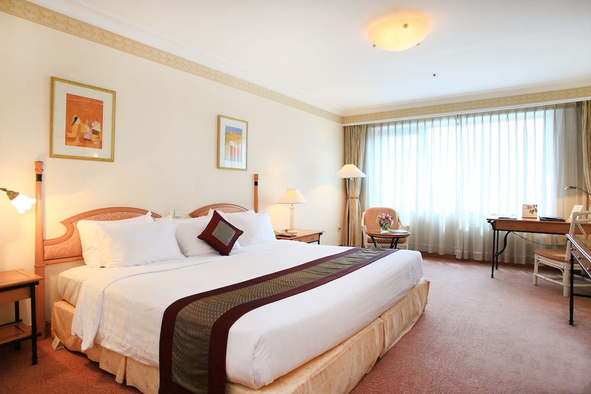 1 bedroom, premium bedding, down duvets, memory-foam beds