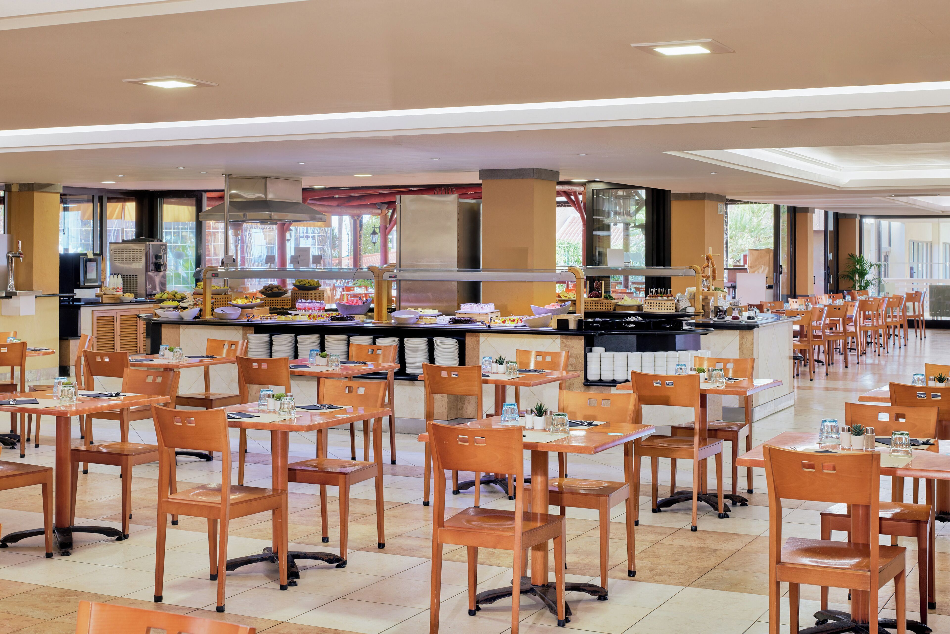 Free daily buffet breakfast