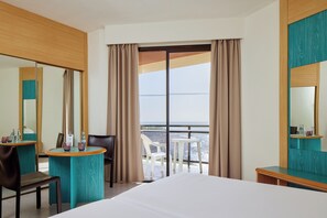 1 bedroom, desk, blackout drapes, free WiFi