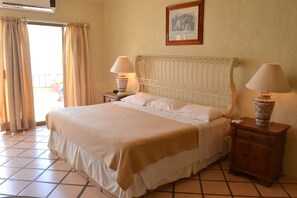 Superior Room, 1 King Bed | In-room safe, free WiFi