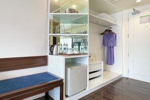 Executive Room | Tempur-Pedic beds, free minibar items, in-room safe, desk