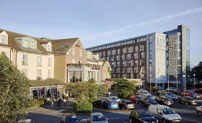 Red Cow Moran Hotel