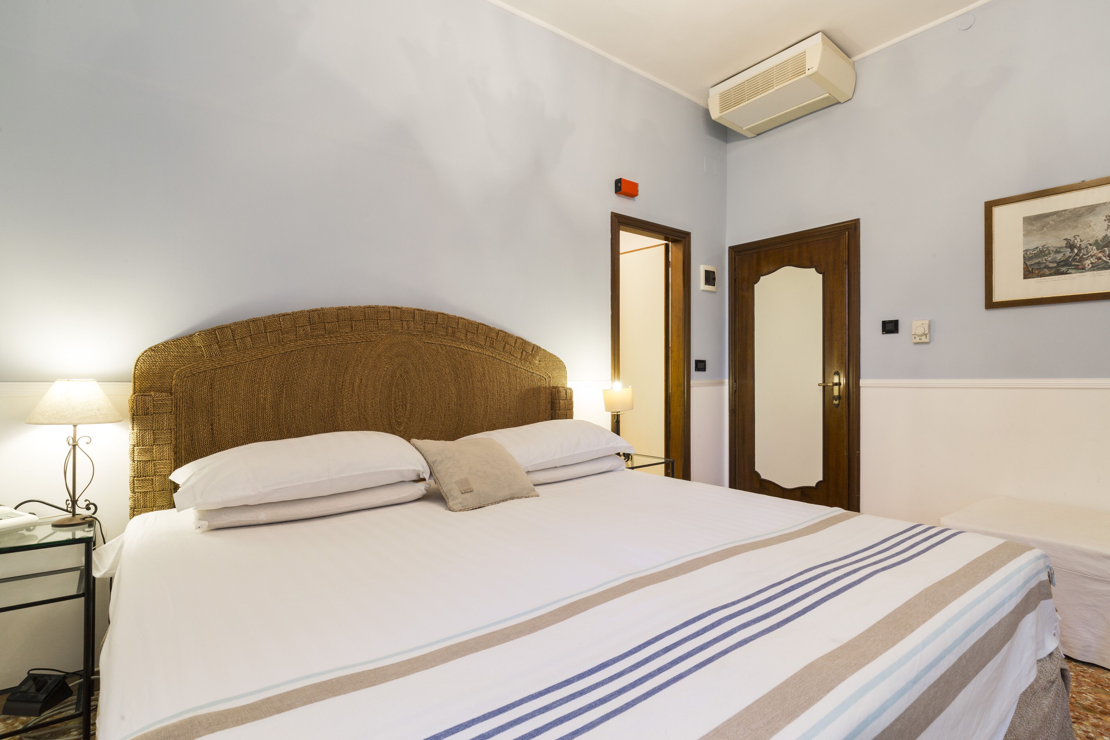 Superior Double Room | Hypo-allergenic bedding, in-room safe, free WiFi, bed sheets