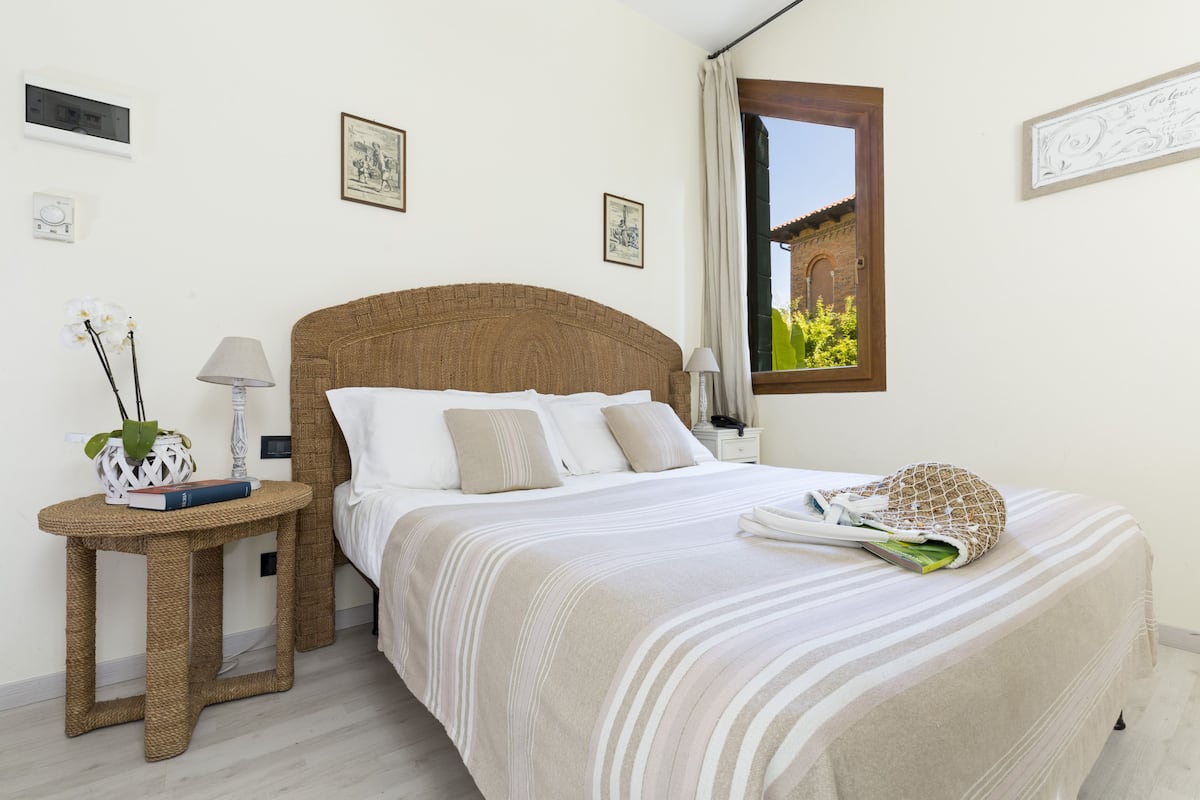 Standard Double Room | Hypo-allergenic bedding, in-room safe, free WiFi, bed sheets
