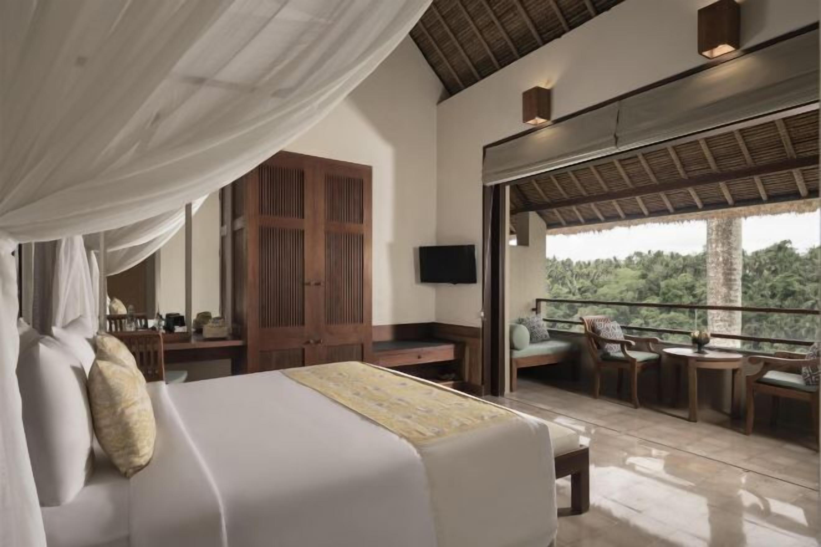 Roupas de cama premium, frigobar, cofres nos quartos