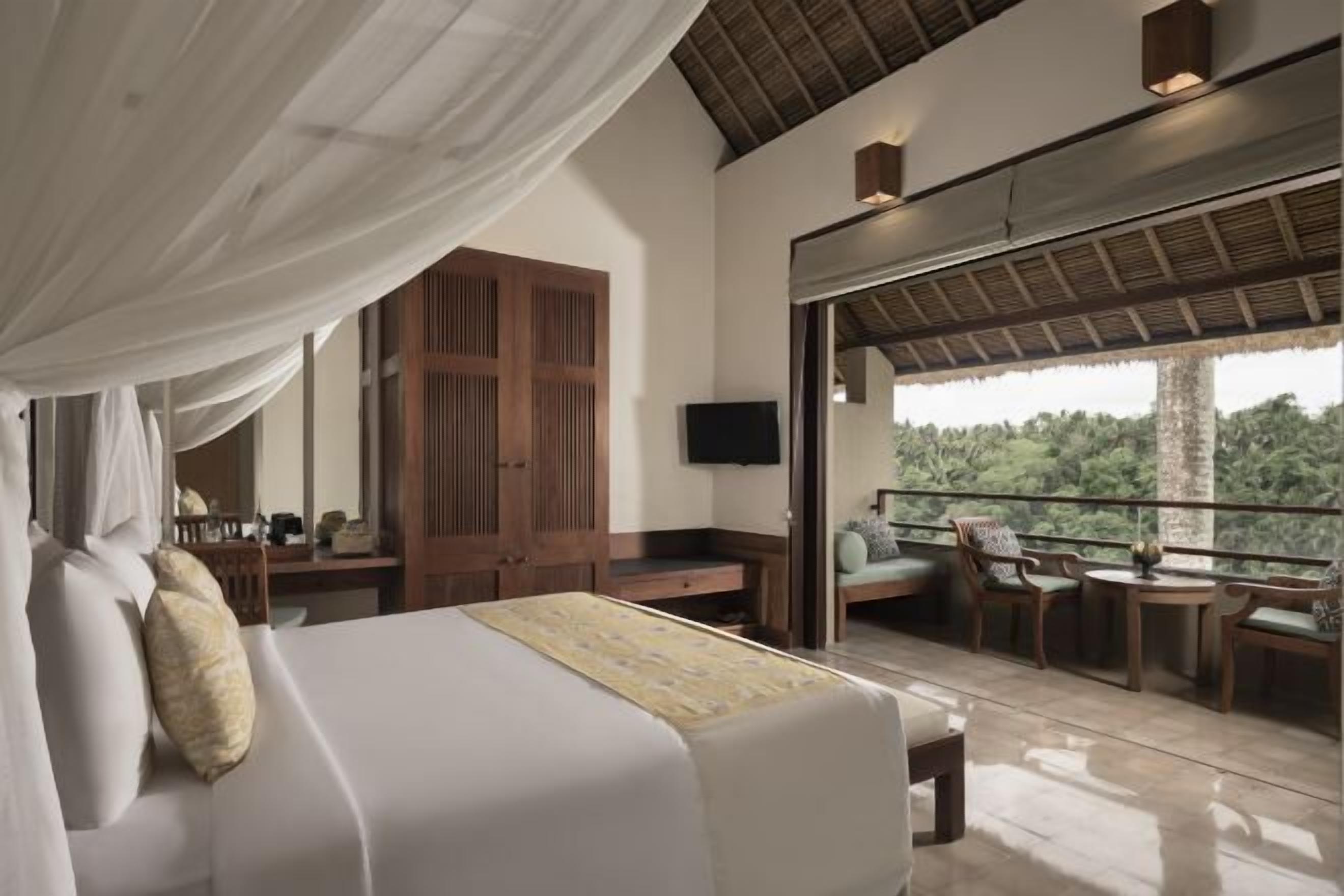 Roupas de cama premium, frigobar, cofres nos quartos