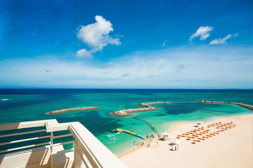 Sheraton Okinawa Sunmarina Resort