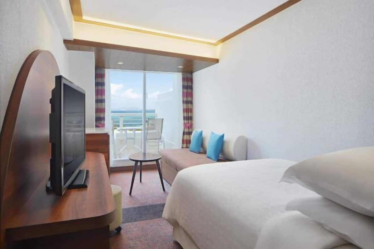 Premium bedding, down duvets, pillow-top beds, in-room safe