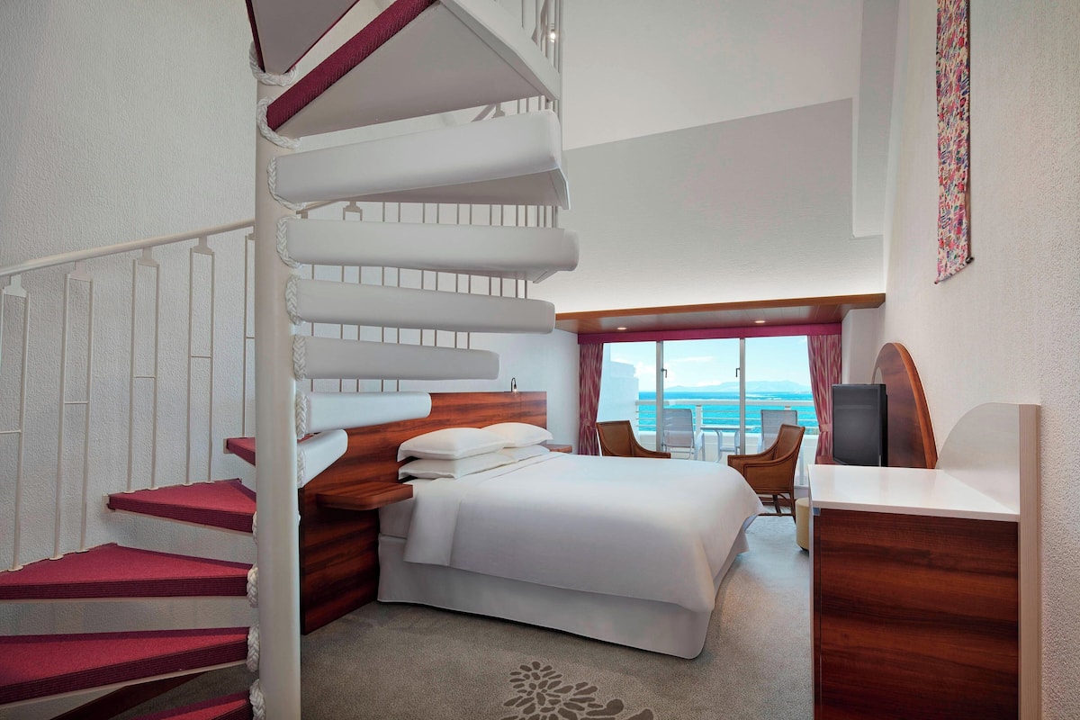 Premium bedding, down duvets, pillow-top beds, in-room safe