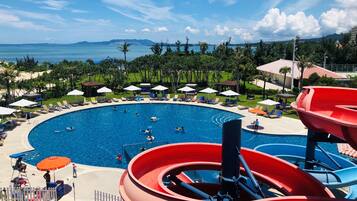 Piscine couverte, piscine extérieure (ouverte en saison)