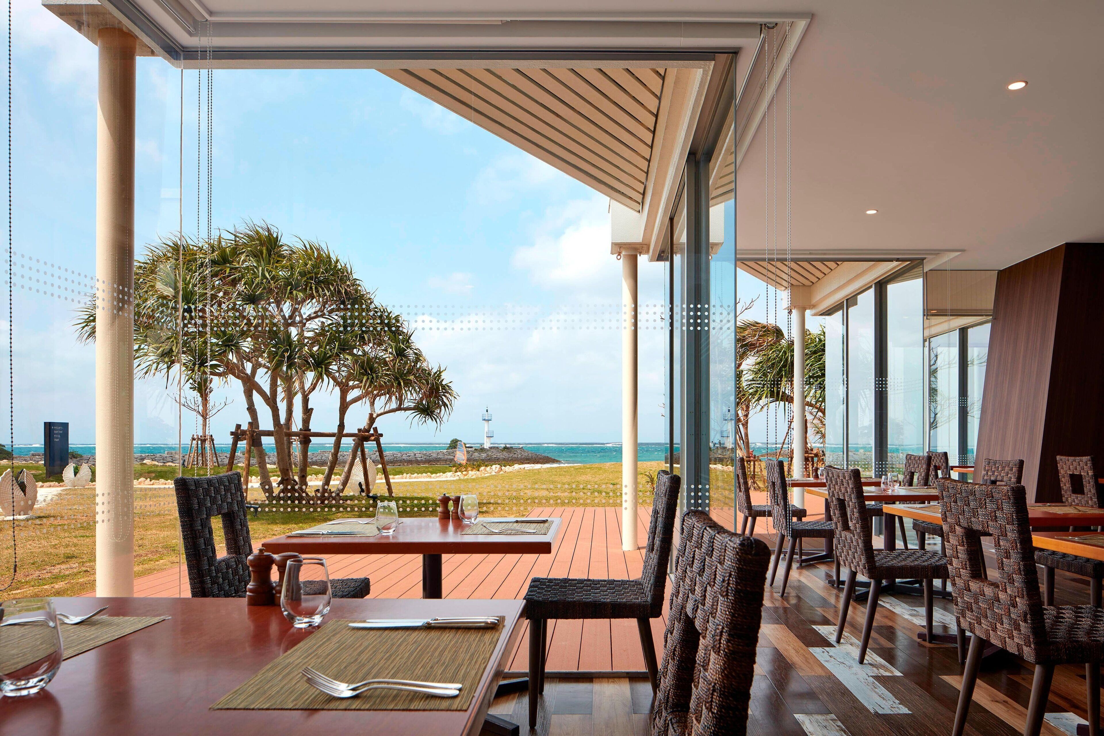 2 restaurants, breakfast, lunch, dinner served; fusion cuisine